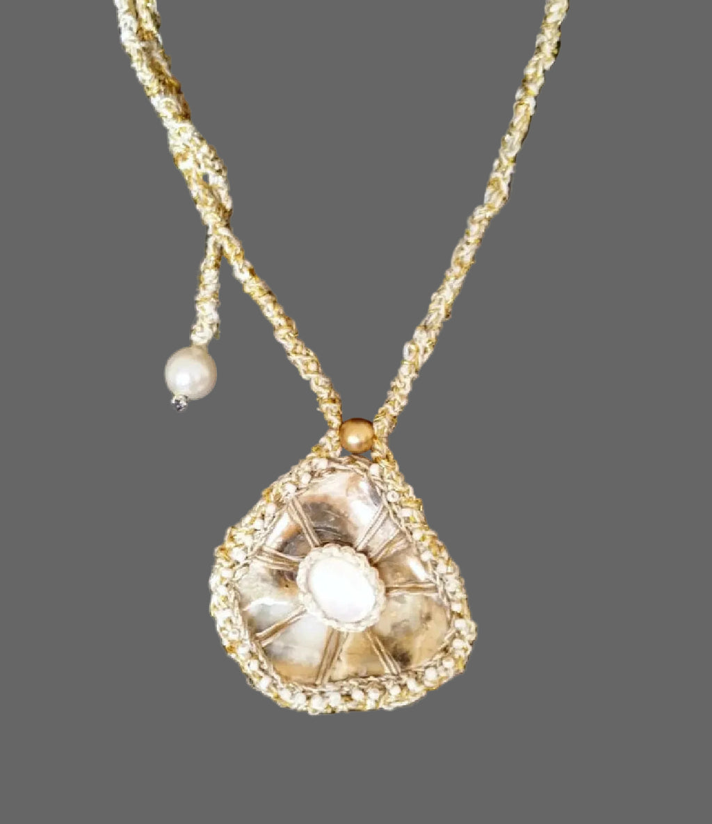 Mother-of-pearl shell