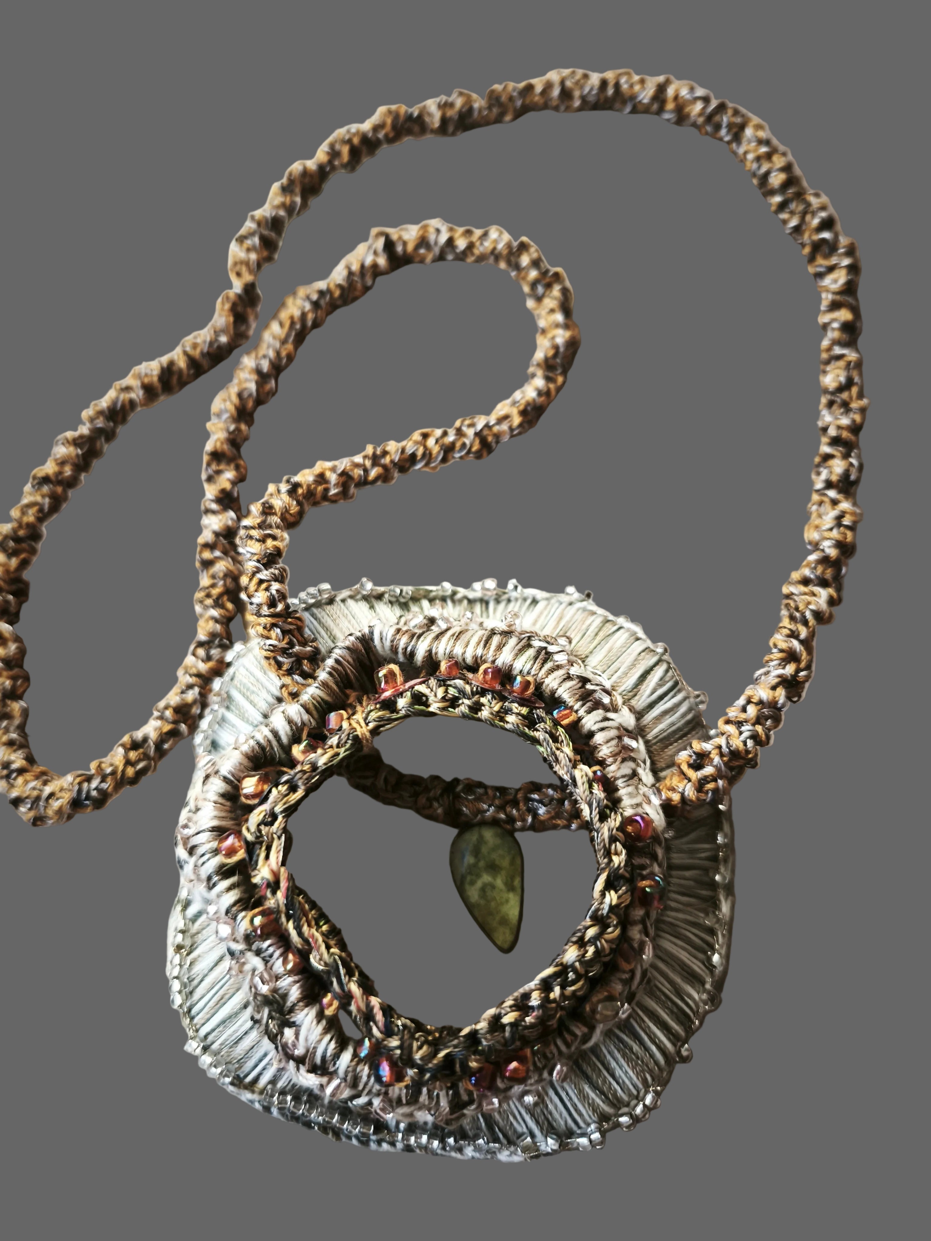 Spatial pendant