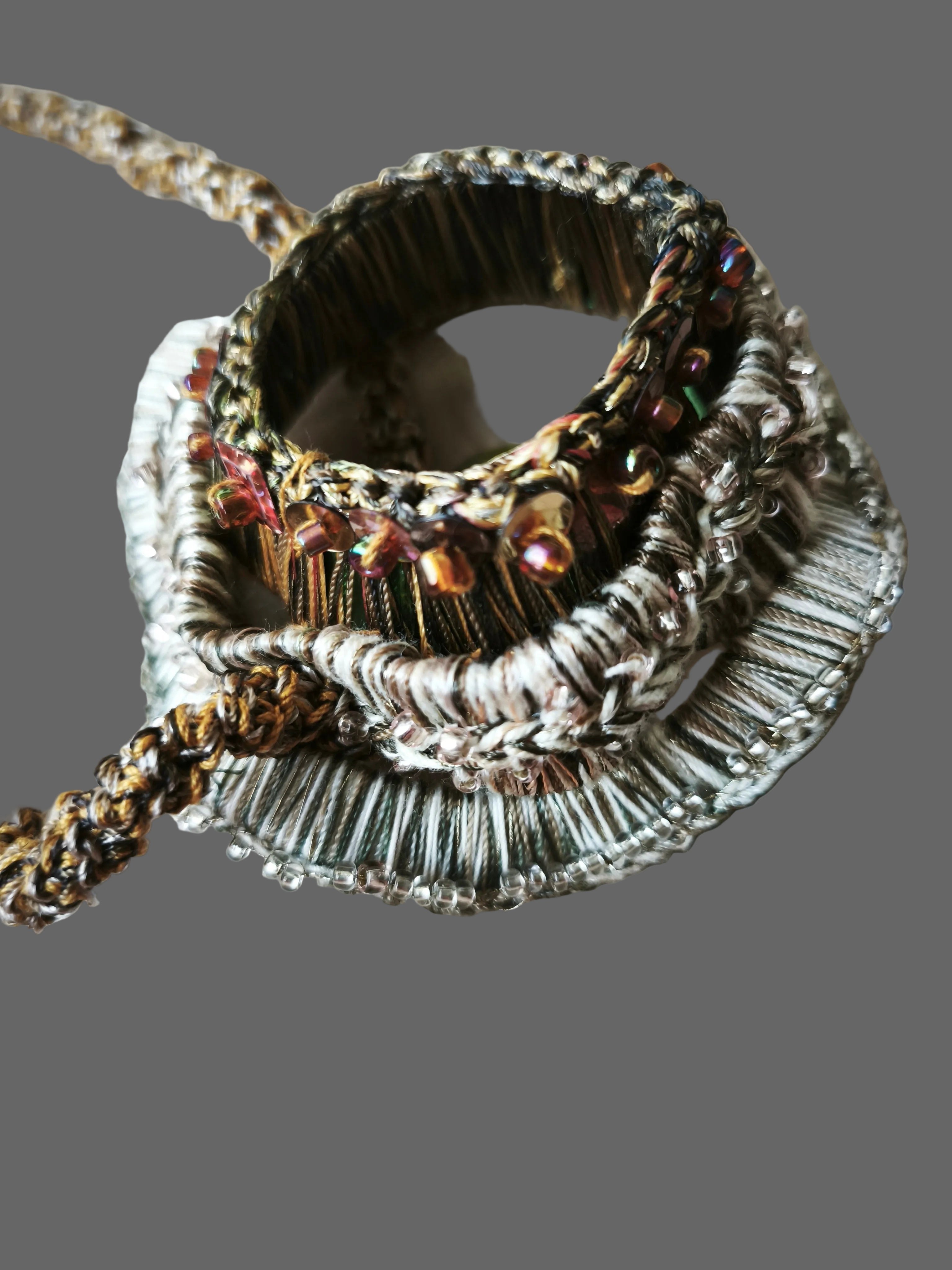 Spatial pendant